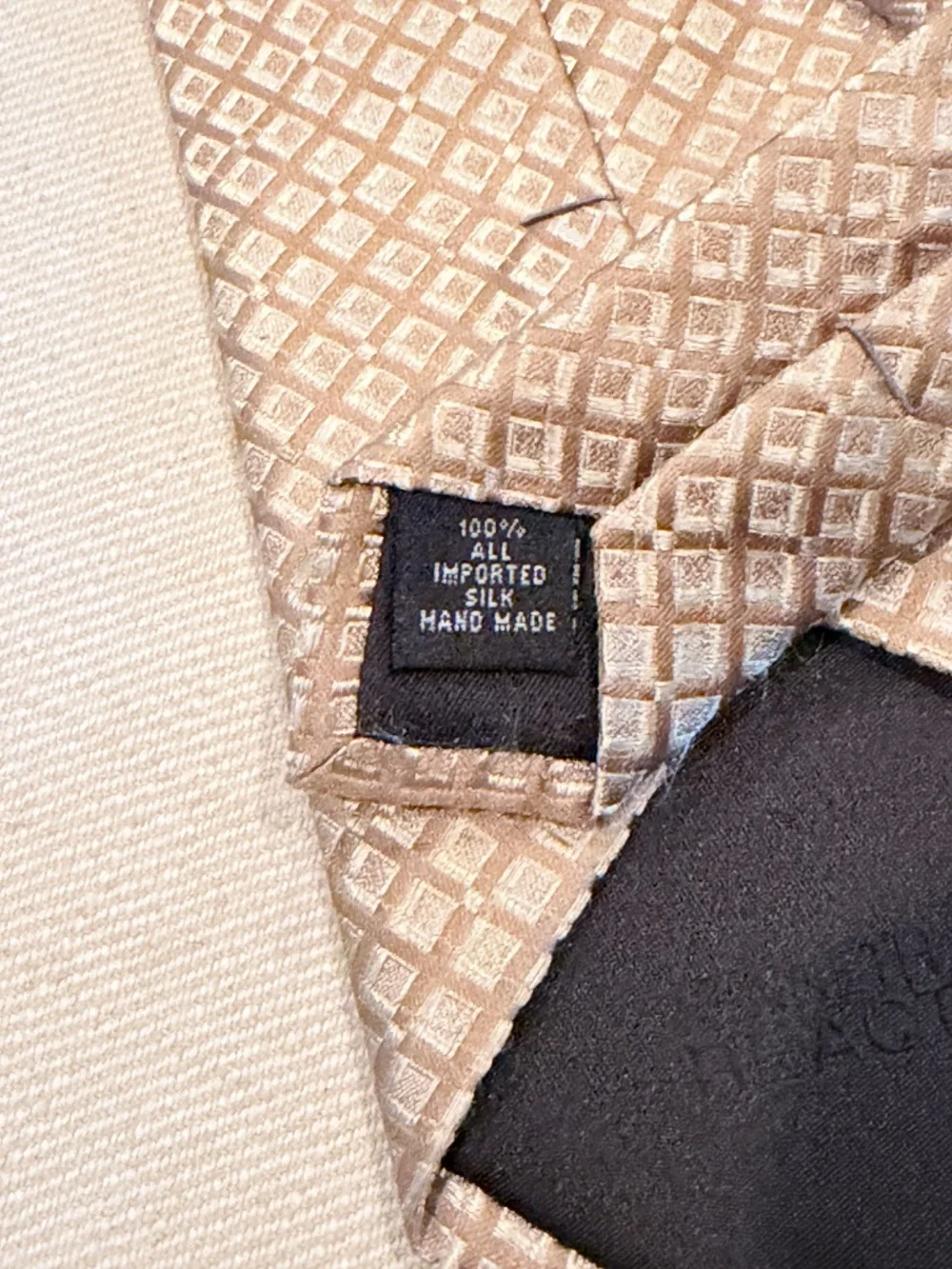 5 for $15 🌸 KENNETH COLE REACTION | Gold Diamond Pattern 100% Silk Tie for Men